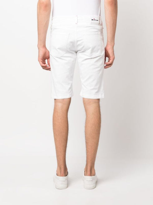 pantalones cortos vaqueros con parche de logotipo